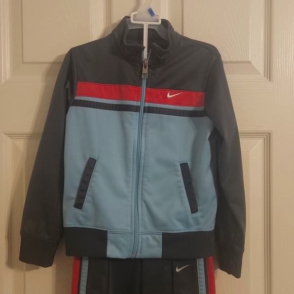 Nike 2-Piece Matching Set- Girl Size 6 - Picture 4 of 4